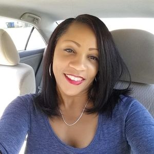 Meet your Posher, Lorita